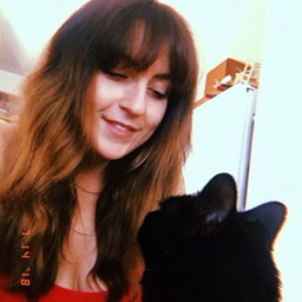 Meet your Posher, Izzy